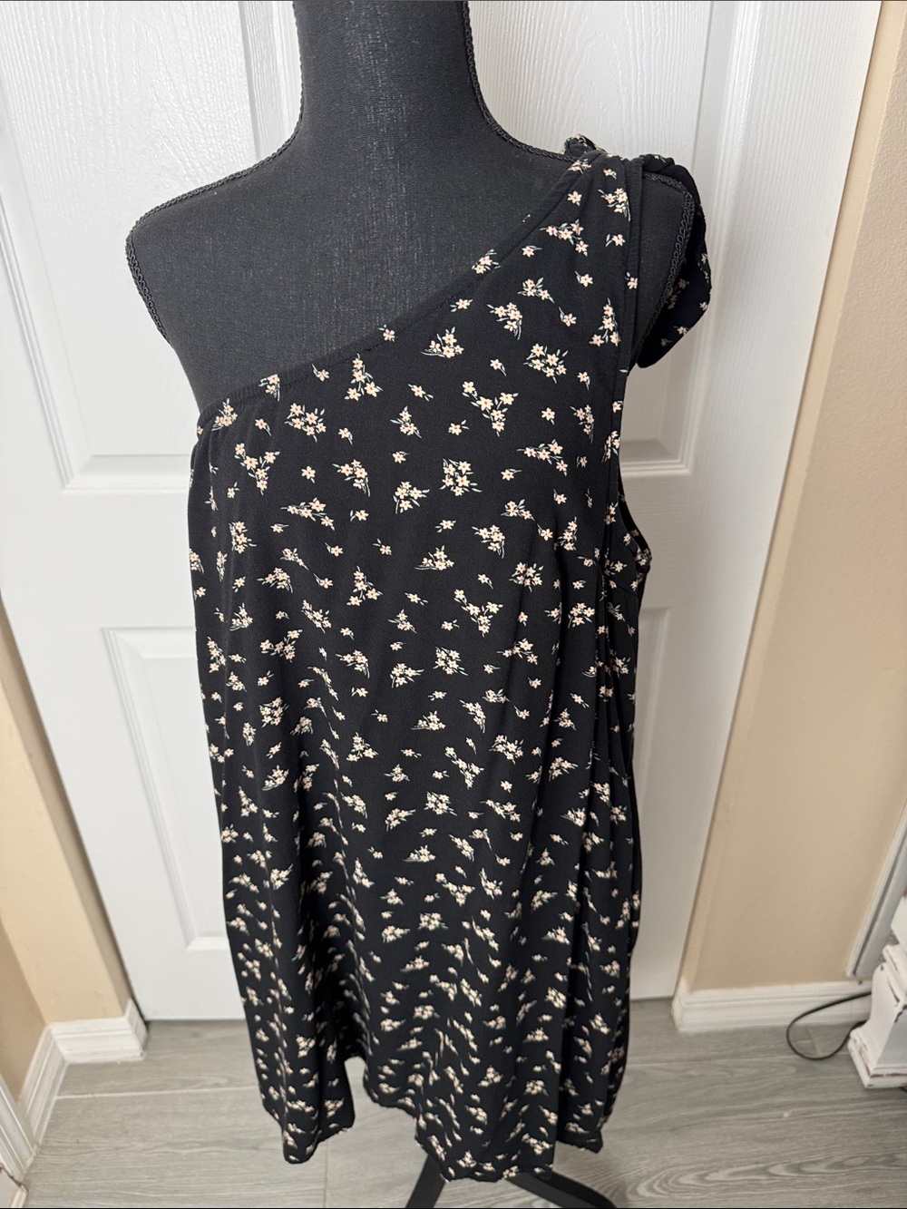 American Eagle Outfitters Black Floral Midi Dress